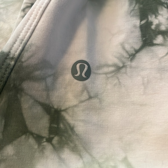 π Lululemon LA Oversized Boxy Crew - Camo Wash Willow Green/Army Green - M/L - Picture 12 of 12